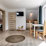 Apartman W Rozewiu - Z Balkonami, Aneksem Kuchennym, Sniadania W Cenie *