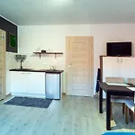 Apartman W Rozewiu - Z Balkonami, Aneksem Kuchennym, Sniadania W Cenie