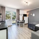 Apartman W Rozewiu - Z Balkonami, Aneksem Kuchennym, Sniadania W Cenie *